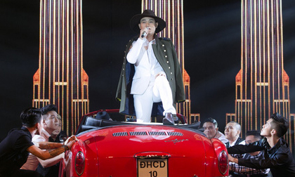 Trúc Nhân hát về scandal Hà Hồ, Kỳ Hân tại 'Đêm hội chân dài 10'