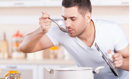 Bát cháo trắng và đám tang bạn thân khiến người chồng giàu có tỉnh ngộ