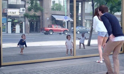 Quảng cáo siêu hài thu hút cả trăm triệu lượt xem