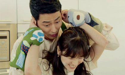 Câu trả lời của ông chồng bị chê ‘hèn’ vì nấu cơm giúp vợ khiến tất cả phải cúi đầu hổ thẹn