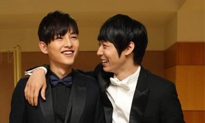 Nghi án Song Joong Ki đã cùng với Yoochun đi 'giải khuây' ở bar