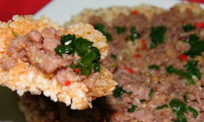 Bắt đầu tuần mới với món cơm cháy thịt băm mỡ hành 