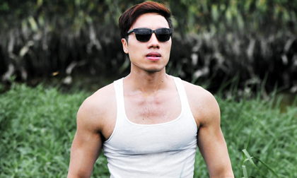 Dương Quốc Hưng khoe body cực chuẩn và phát hành Album online 'Cần em bên anh'