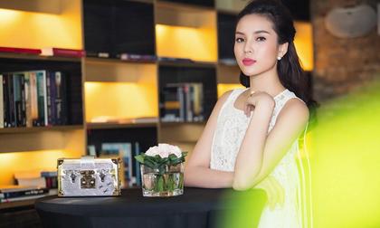 Kỳ Duyên 'cứu vớt' hình ảnh khi tới sự kiện sớm 30 phút với diện mạo xinh đẹp
