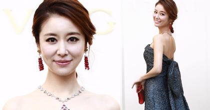 Lâm Tâm Như liên tục dùng túi che bụng sau tin đồn kết hôn vì mang bầu