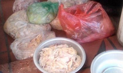 Hà Nội: Ghê người công xưởng nhớp nhúa cung cấp mỡ cho nhà hàng lớn