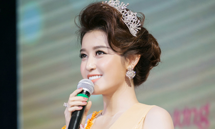 Á hậu Huyền My bất ngờ được trao vương miện...