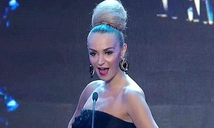 Thí sinh Hoa hậu gian lận 10 tuổi trót lọt tại cuộc thi quốc tế