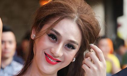 Cận gương mặt ngày càng xập xệ, nhọn hoắt như 'xà quái' của Lâm Chi Khanh