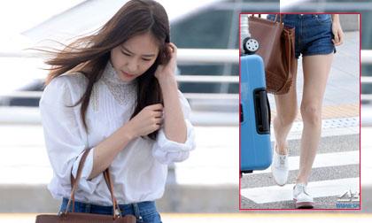 Krystal f(x) lộ chân cong và đầy gân guốc