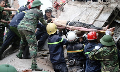 Sập nhà ở phố Cửa Bắc - Hà Nội: Hai người tử vong