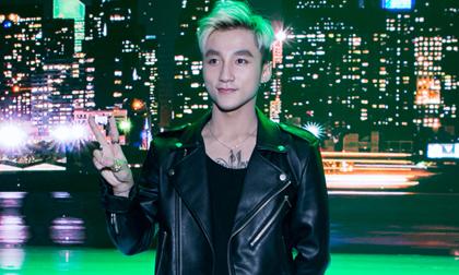 Bị 'ném đá' vì nghi án đạo nhạc, Sơn Tùng M-TP vẫn cực chất dự sự kiện