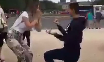 Lừa bạn trai cầu hôn thật dễ