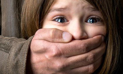 Để con không bị bắt cóc nhất định phải dạy trẻ những kỹ năng sau