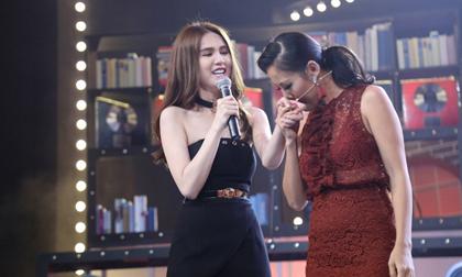 Không chỉ mê hoặc phái nam, Ngọc Trinh còn khiến đồng nghiệp nữ 'bấn loạn'