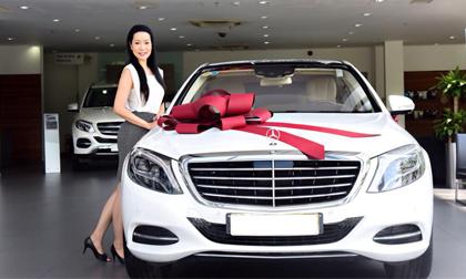 Á hậu Trịnh Kim Chi được ông xã tặng xe ô tô