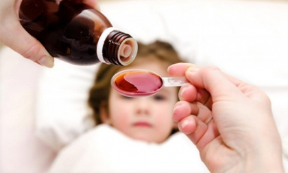 6 sai lầm chết người khi cho trẻ uống thuốc mẹ nào cũng mắc phải