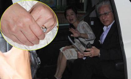 Mỹ nhân 'Lộc đỉnh ký' khoe nhẫn kim cương chồng tỷ phú tặng