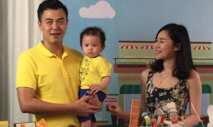 Vợ chồng MC Tuấn Tú làm tiệc mừng sinh nhật 1 tuổi cho con trai đầu lòng