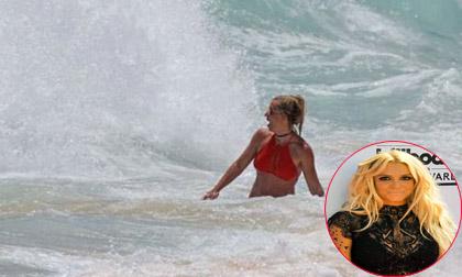 Britney Spears suýt chết đuối ở Hawaii