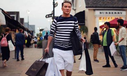 Đi lưu diễn Anh, Đàm Vĩnh Hưng vẫn không thể bỏ được sở thích 'nghiện' mua sắm