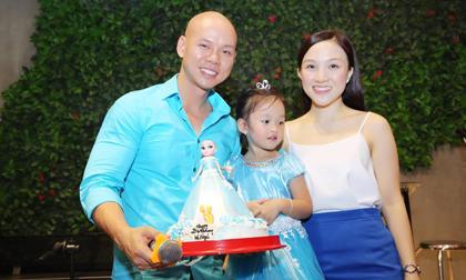 Vợ chồng Phan Đinh Tùng tổ chức tiệc sinh nhật vui vẻ cho con gái