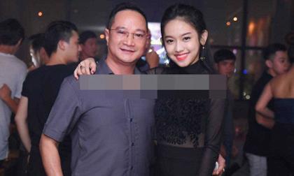 Thúy Vi lên tiếng về người đàn ông thân thiết trong quán bar 