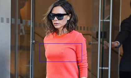 Victoria Beckham 'thả rông' vòng một trên đường phố New York