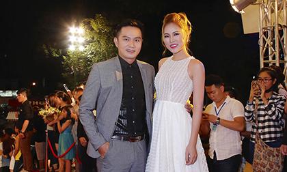 Kim Yến rạng rỡ bên chồng sắp cưới Thiên Bảo tại đêm VTV Awards