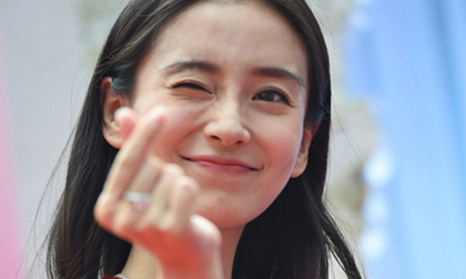 Angela Baby chị chê xấu, lão hóa giữa tin đồn mang thai 