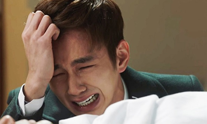 10 năm đi làm xa gửi tiền cho vợ xây biệt thự, mua xe sang nhưng lúc về thì sốc ngất khi thấy bộ quần áo vợ mặc trên người