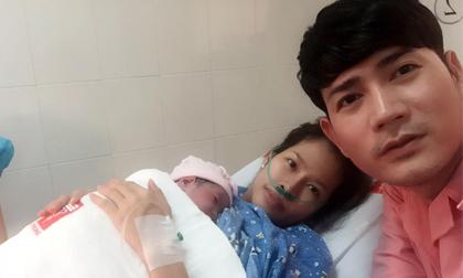 Quách Thành Danh khoe con thứ 4 mới chào đời