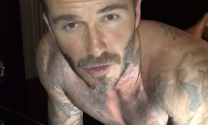 Becks hớ hênh khoe thân hình hấp dẫn khiến chị em 'chao đảo'