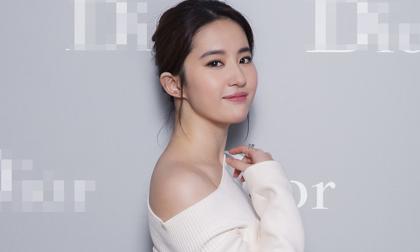 'Thần tiên tỷ tỷ' Lưu Diệc Phi khoe làn da đẹp không tỳ vết tại sự kiện