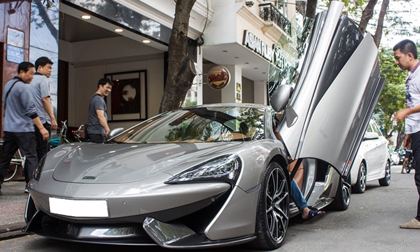 Cặp đôi siêu xe của Cường Đô La dạo phố Sài Gòn