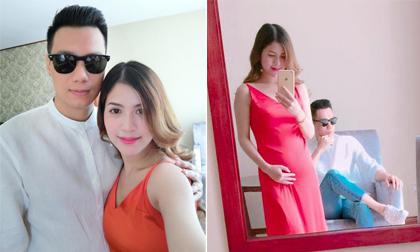 Vợ Việt Anh 'Chạy án' khoe bụng bầu lùm lùm và tiết lộ giới tính thai nhi