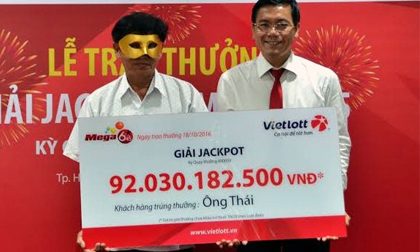 Trúng xổ số 92 tỷ: Trao thưởng bí mật, đeo mặt nạ nhận 83 tỷ