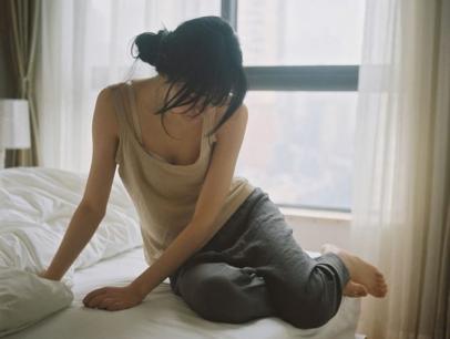 Háo hức chờ vợ đêm tân hôn, ai ngờ khi em vừa cởi áo, tôi chết điếng người