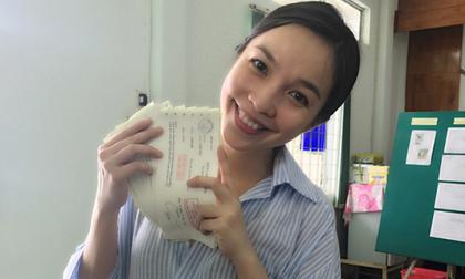 Hiền Thục đưa mẹ đi làm từ thiện bằng tiền bán đồ cũ