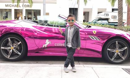 Con trai Thanh Thảo - Jacki Minh Trí cực sành điệu bên xế hộp 'độc'