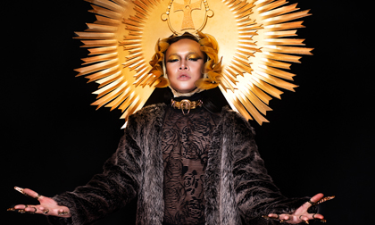 Lý Trường Giới hoá thân thành 'Thần Mặt Trời' quyền lực