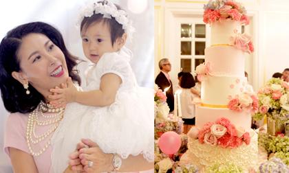 Hoa hậu Hà Kiều Anh tổ chức tiệc thôi nôi hoàng tráng cho con gái 