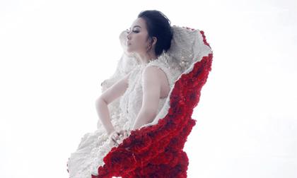 Thiều Bảo Trang diện trang phục độc lạ