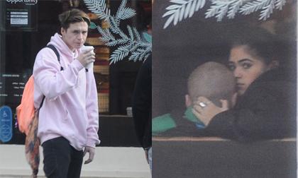 Cậu cả nhà Becks 'đứng hình' khi người yêu tin đồn ôm hôn bạn thân