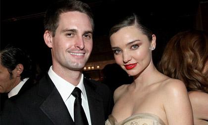 Miranda Kerr diện váy cúp ngực gợi cảm bên bồ tỷ phú tại sự kiện