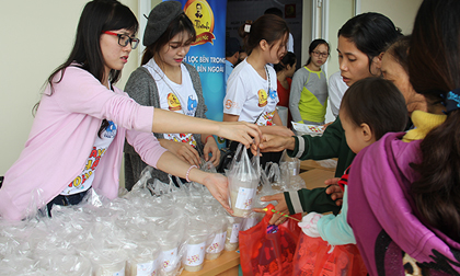 Rơi nước mắt trong 'Ngày chủ nhật cho em' tại bệnh viện nhi Hải Dương