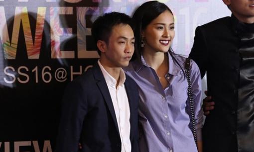 Cường Đô La du lịch một mình, Hạ Vi lại đóng facebook