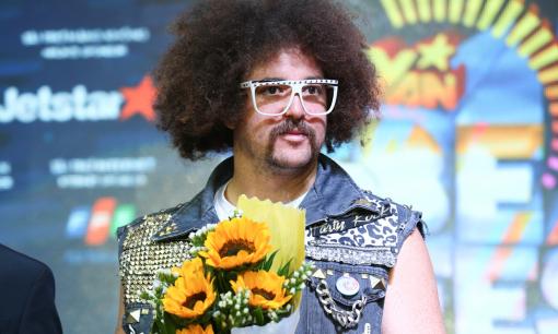 'Ông hoàng nhạc rock' Redfoo đáng yêu trong buổi gặp fan tại Sài Gòn