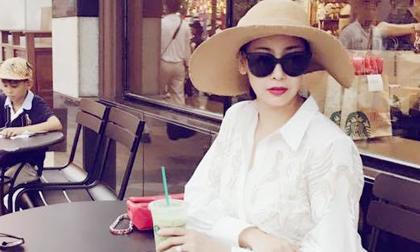 Hoa hậu Hà Kiều Anh hạnh phúc đi du lịch Singapore cùng chồng con