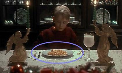 Nhặt sạn hài hước trong phim 'Ở nhà một mình'